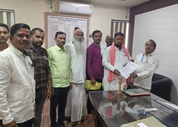 शेतकऱ्यांची दिवाळी मुख्यमंत्र्यांच्या दारी !