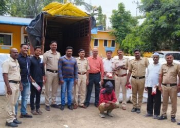 उमरगा पोलिसांनी ४० लाखाचा गुटखा पकडला