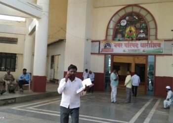 पोलीस कस्टडीतील लेखापाल सुरज बोर्डे यांची नगर पालिकेत कसून चौकशी