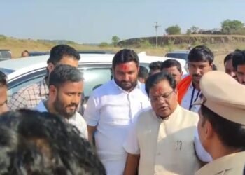 स्थागुशा पोलीस निरीक्षक पदाच्या नियुक्तीसाठी पालकमंत्री तानाजी सावंत यांची पोलीस अधीक्षक अतुल कुलकर्णी यांना दमबाजी