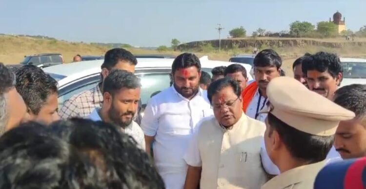 स्थागुशा पोलीस निरीक्षक पदाच्या नियुक्तीसाठी पालकमंत्री तानाजी सावंत यांची पोलीस अधीक्षक अतुल कुलकर्णी यांना दमबाजी