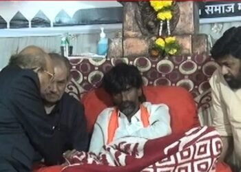 मराठा आंदोलनात अखेर देवेंद्र फडणवीसच ठरले ‘संकटमोचक’