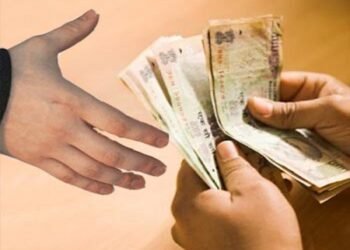 कळंब तहसीलदारांच्या वाहन चालकांने साहेबाच्या नावावर आठ हजार लाच घेतली