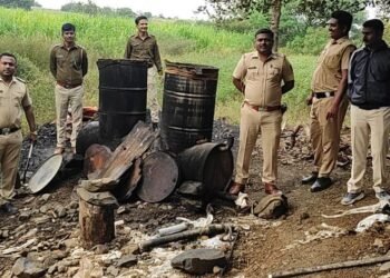 नळदुर्ग परिसरात हातभट्टी दारूचा महापूर