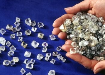 ‘मुंबईसह राज्यातून होणारा हिरे व्यापार 97 टक्क्यांवर पोहोचला, मुंबईसमोर सूरतही मागे पडले’