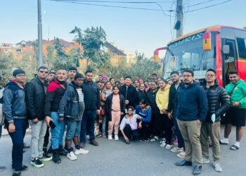 नेपाळमध्ये पर्यटनासाठी गेलेल्या ५८ जणांना पैश्यासाठी डांबून ठेवले