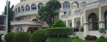 चोराखळीच्या माजी सरपंचास विभागीय आयुक्तांचा दणका 