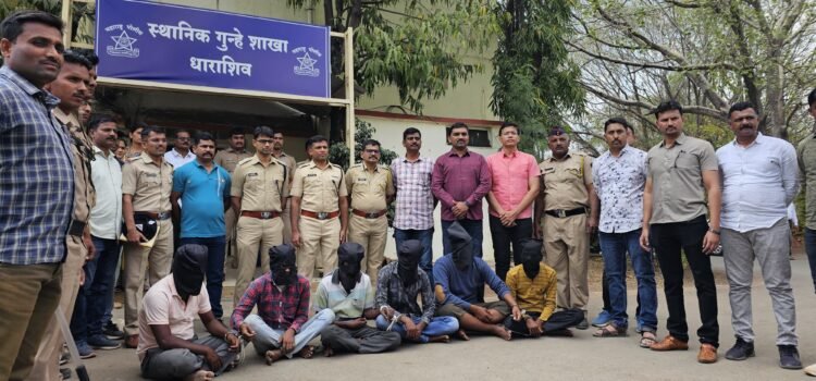 तेरखेड्यात पोलिसांच्या वाहनावर दगडफेक