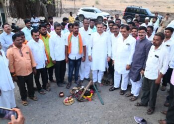 नळदुर्ग – अक्कलकोट रस्त्याच्या दुरुस्ती कामास सुरवात