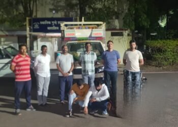 पीकअप व मोटरसायकलसह दोन आरोपी जेरबंद