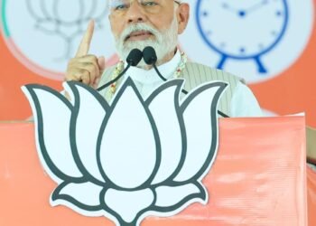 ज्यांनी तुमचे पाणी थांबवले त्यांना तुम्ही मतदान करताल का – नरेंद्र मोदी ( VIdeo )