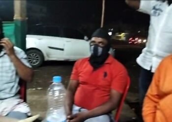 गुटख्याची गाडी लुटणाऱ्या आरोपींना शहर पोलिसांचे अभय