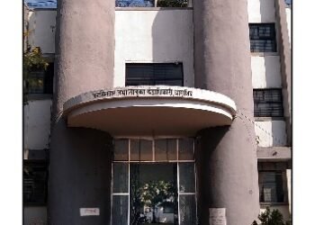 विनापरवाना गौण खनिज उत्खनन करून बांधकाम