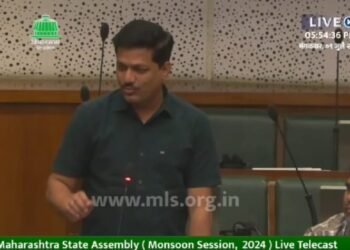 शेतकऱ्यांना कर्जमाफी द्यावी