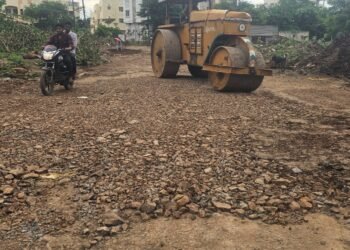 आ. राणा पाटलांच्या झाडाझडतीनंतर धाराशिव शहरातील खराब रस्त्याची दुरुस्ती सुरु