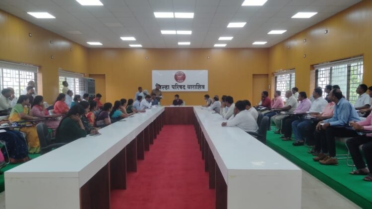 धाराशिव जिल्हा परिषदेच्या ६० कर्मचाऱ्यांची विभाग बदली