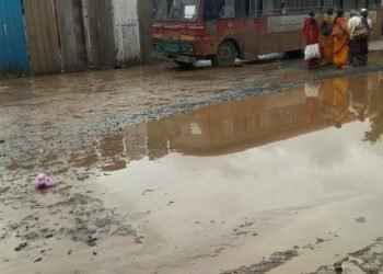 धाराशिव बसस्थानकाच्या बांधकामातील विलंबामुळे प्रवाशांना त्रास