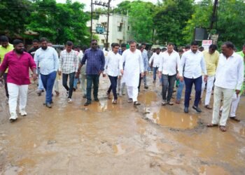 धाराशिव शहरातील रस्त्यांची दुरवस्था