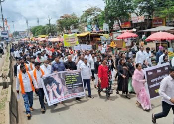 धाराशिवमध्ये महिलांवरील अत्याचाराविरोधात आक्रोश, नराधमांना फाशीची मागणी