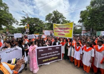 धाराशिवमध्ये महिलांवरील अत्याचाराविरोधात आक्रोश, नराधमांना फाशीची मागणी