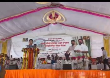 एकाने म्हणायचं माझा बाप मारला आणि दुसऱ्यांनी म्हणायचं माझा त्यात काही संबंध नाही …