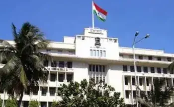 सरकारी काम आणि सहा महिने थांब !