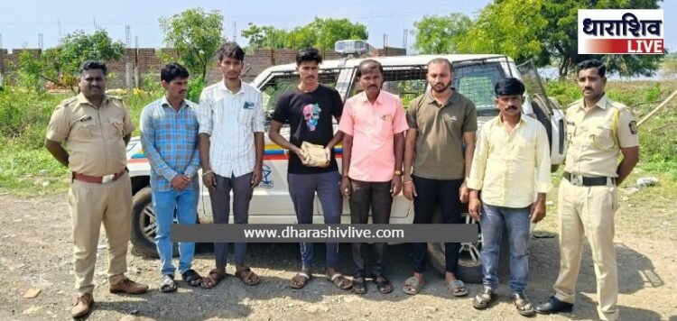 तामलवाडीजवळ वाहन तपासणीदरम्यान पोलिसांनी जप्त केले साडेपाच लाख रुपये