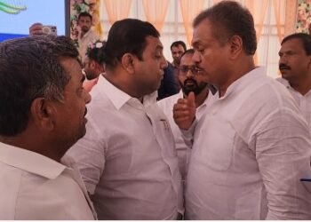 धाराशिवच्या राजकारणात “साप साप”चा खेळ – निवडणुकीला नवा रंग!