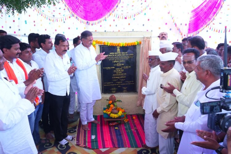 तेर-तुळजापूर, बार्शी हद्द – बोरफळ 625 कोटींच्या रस्त्यांचे भूमिपूजन