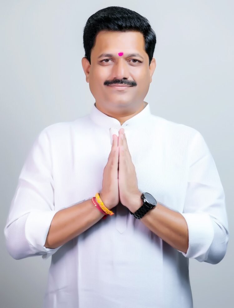 धन्यवाद तरी कसे मानू ? नतमस्तक तुमच्यापुढे..