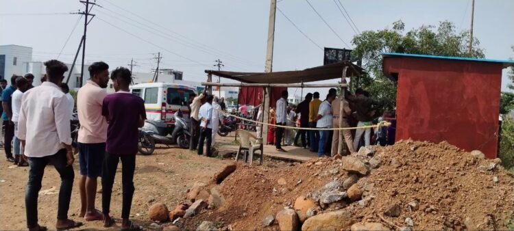 नळदुर्गमध्ये किरकोळ भांडणातून पत्नीची चाकूने भोसकून हत्या , नंतर स्वतःवरही वार !