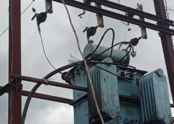 तुळजापूरमध्ये शेतकऱ्यांकडून लाचखोरी; डीपी सुरू न केल्यास आत्मदहनाचा इशारा