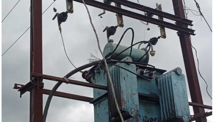 तुळजापूरमध्ये शेतकऱ्यांकडून लाचखोरी; डीपी सुरू न केल्यास आत्मदहनाचा इशारा