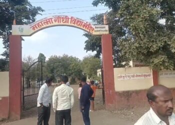 उमरगा : शालेय विद्यार्थ्यांना उलट्यांचा त्रास, २५ हून अधिक विद्यार्थ्यांना त्रास