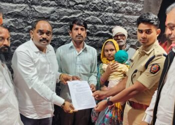 तुळजापुरात शेतकऱ्याचे उपोषण सुरू, पोलिसांवर गंभीर आरोप