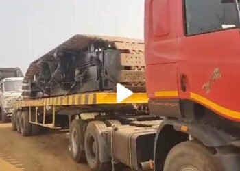 तुळजापूरमध्ये पवनचक्की कंपनीची दादागिरी; शेतकऱ्यांच्या जमिनीतून जबरदस्तीने रस्ता