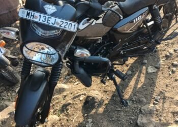 अणदूर येथे मोटारसायकल अपघात, दोन जखमी