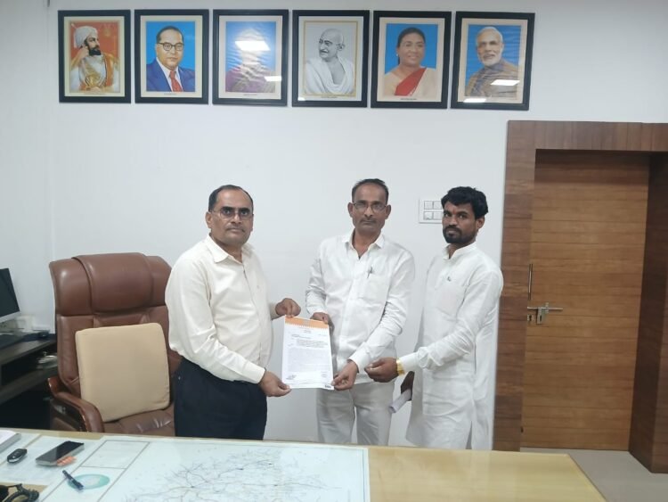 पोहनेर-तुळजापूर रस्त्याच्या निकृष्ट कामावरुन मनसे आक्रमक