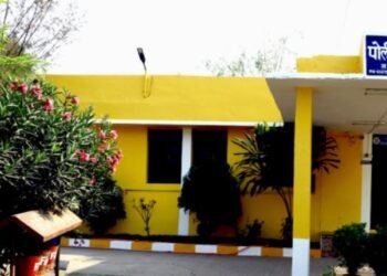 मुरूम : गुटखा प्रकरणी वसूलदार रणखांब गोत्यात ! साहेब नामानिराळे !!