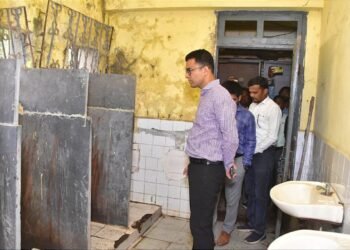 धाराशिवचे जिल्हाधिकारी: B ग्रेड ट्रेनिंग आणि प्रतिमेचा क्लीनिंग ड्रामा!