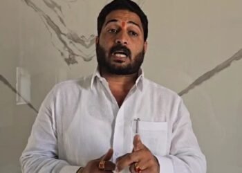 रस्त्याच्या कामाला सुरुवात झाल्यानंतर विरोधकांची आंदोलनाची नौटंकी