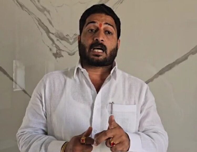 रस्त्याच्या कामाला सुरुवात झाल्यानंतर विरोधकांची आंदोलनाची नौटंकी