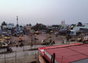 धाराशिवच्या ख्वाजा शमशोद्दिन गाजी उरुसात ठेकेदारांचे अतिक्रमण, भाविक हैराण