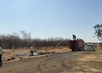 धाराशिव : पालकमंत्री सरनाईकांच्या स्वागताचा फटका : फटाक्यांमुळे आग