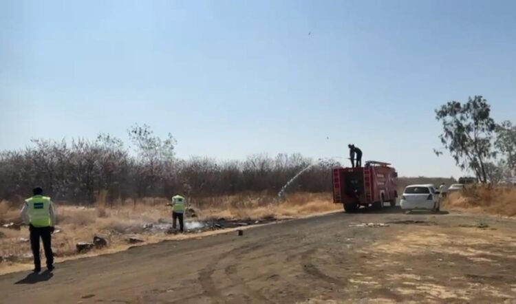 धाराशिव : पालकमंत्री सरनाईकांच्या स्वागताचा फटका : फटाक्यांमुळे आग