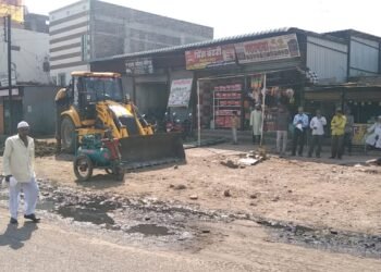 धाराशिव शहरात अतिक्रमणांवर बुलडोझर