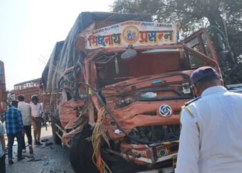 मुंबई-हैदराबाद महामार्गावर भीषण अपघात