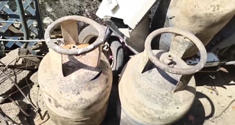 तुळजापूरमध्ये शॉर्टसर्किटमुळे घरगुती गॅस सिलेंडरचे स्फोट, लाखोंचे नुकसान