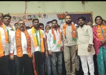 भाजपच्या बैठकीत दोन ‘बडे नेता’ गायब – कोण म्हणतंय जय श्रीराम, कोण म्हणतंय शरणार्थी?