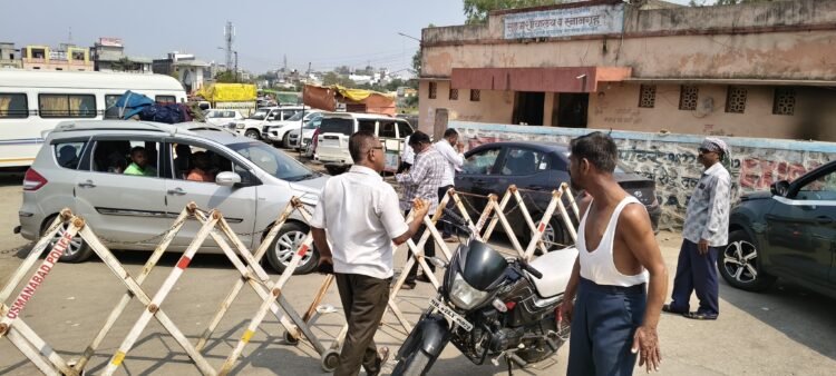 तुळजापूर : शहर एन्ट्रीची लूट थांबली, पण बनावट पावत्यांची रात्रभर उधळण!